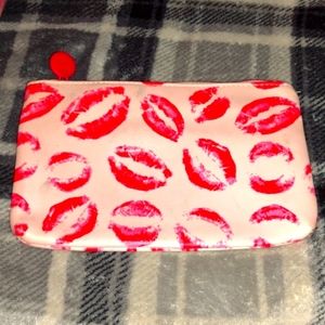 Kissy lip makeup bag